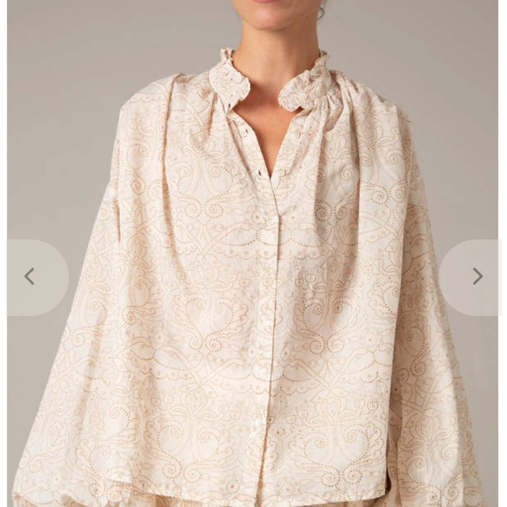 Chic Cream Blouse with Ruffled Collar
